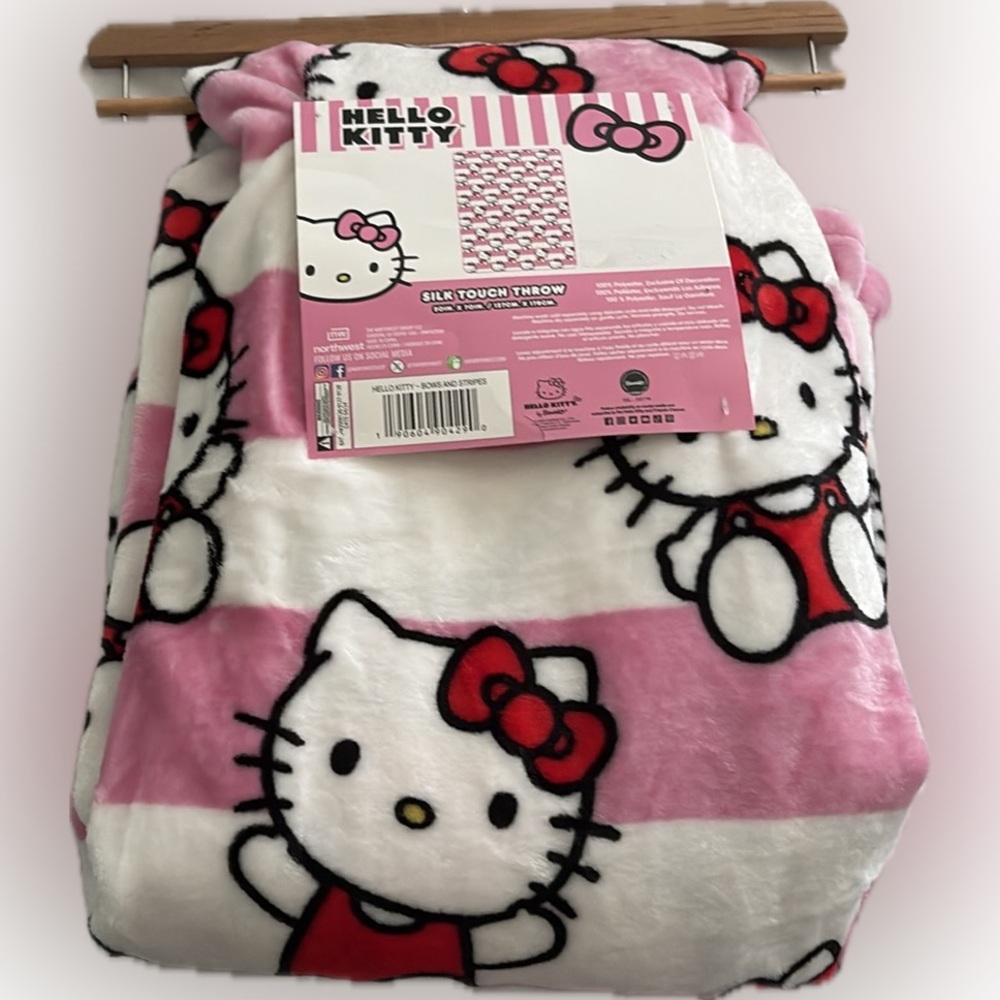 Hello Kitty Bow Stripes Silk Touch Throw Blanket Pink & White Red NEW NWT